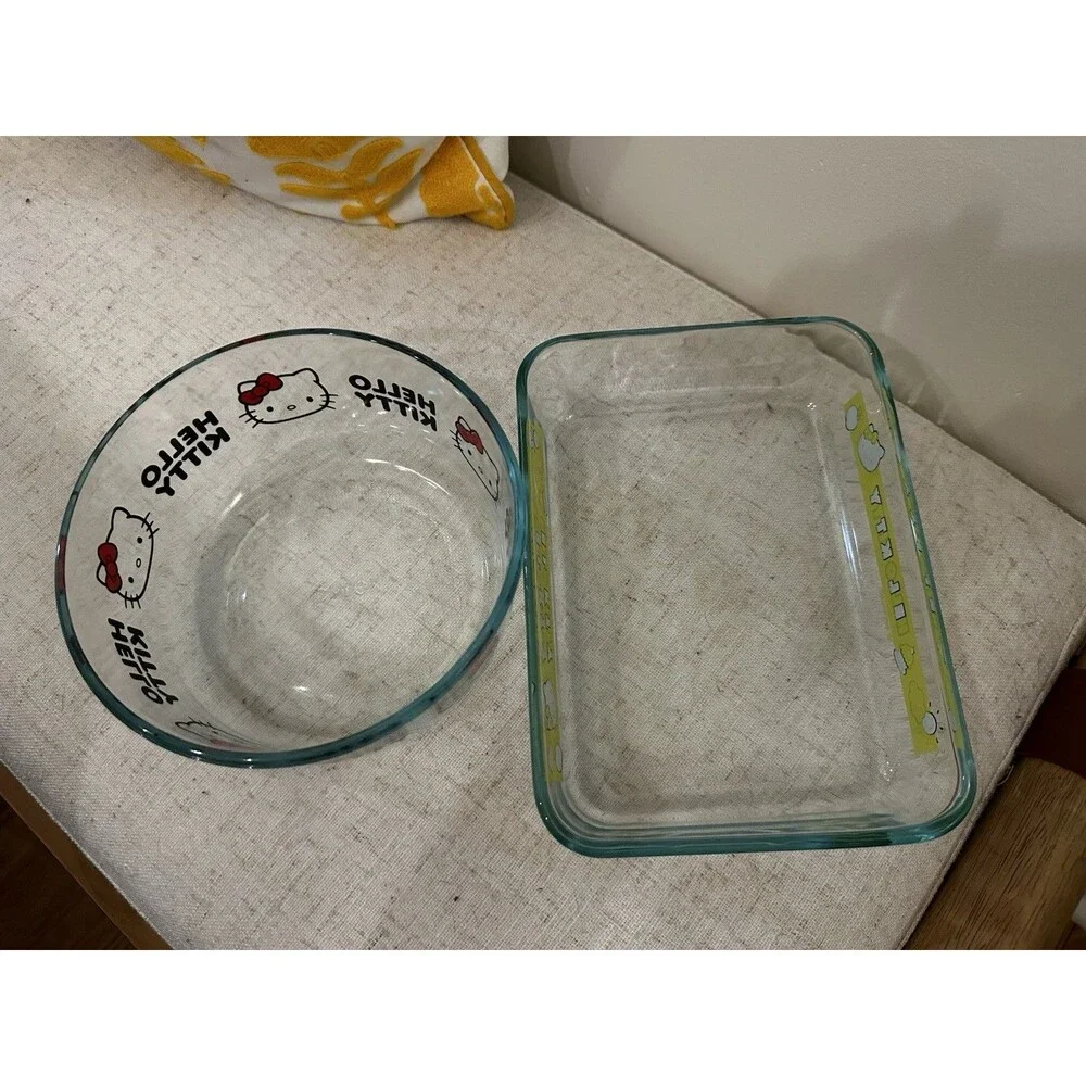 Pyrex hello kitty